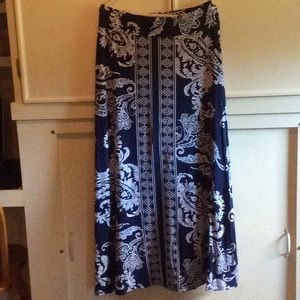Woman’s Navy Blue and White Skirt